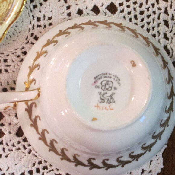 Foley EB large cabbage rose on lime green & white vtg tea cup made in England - Picture 9 of 10